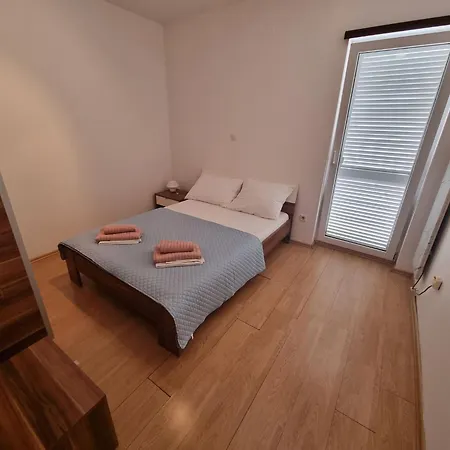 Mit Terrasse Und Meerblick By Interhome * Crikvenica