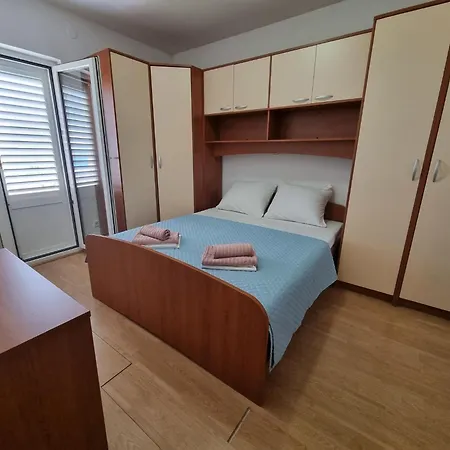 Mit Terrasse Und Meerblick By Interhome Appartement Crikvenica