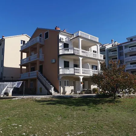 Mit Terrasse Und Meerblick By Interhome *