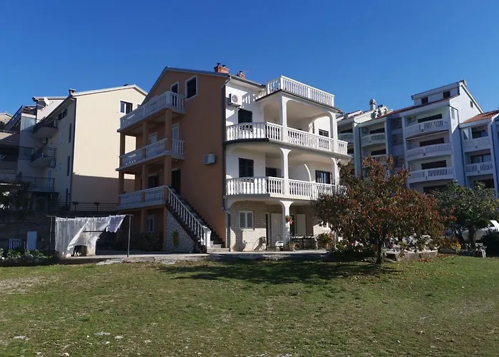 Mit Terrasse Und Meerblick By Interhome *